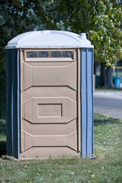 Porta potty delivery and setup in Chesapeake, OH